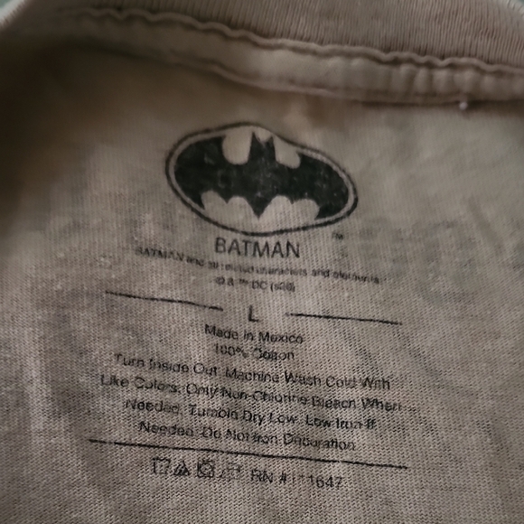 Batman Beige Harley Quinn Crop Top - Picture 4 of 6